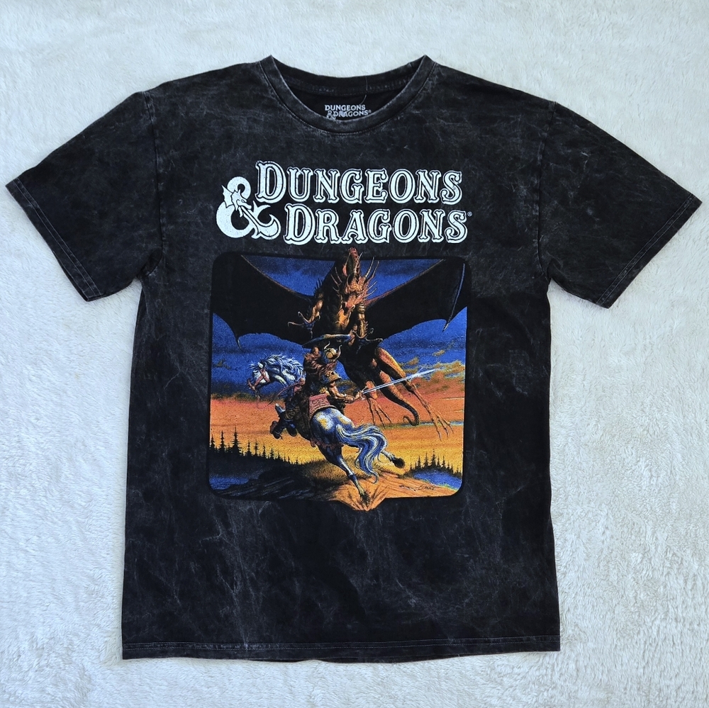 MAD😡 Engine Global LLC Dungeons🏰⛓️ & Dragons🐉 Graphic Tee👕 - NWOT - Picture 1 of 13
